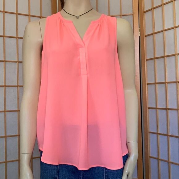 3/$20 Lush Sleeveless Vneck Top - Picture 1 of 8
